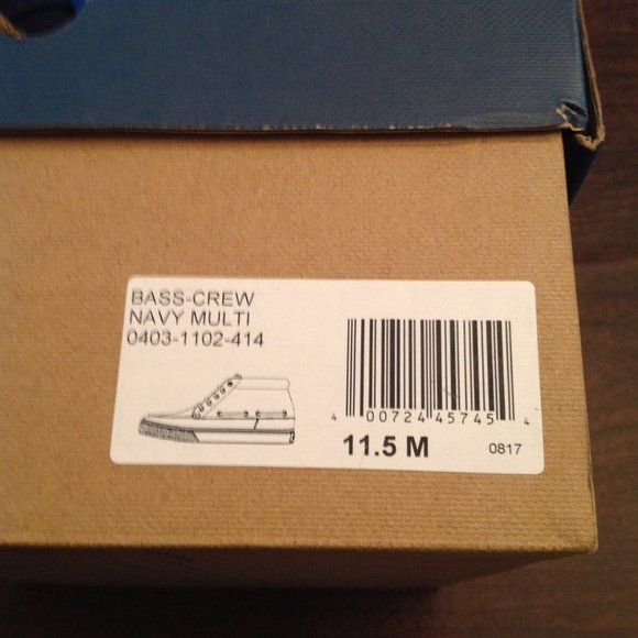 G. H. Bass & Company Men\'s Crew Navy & Gray Chukka Boots 11.5M -New in Box